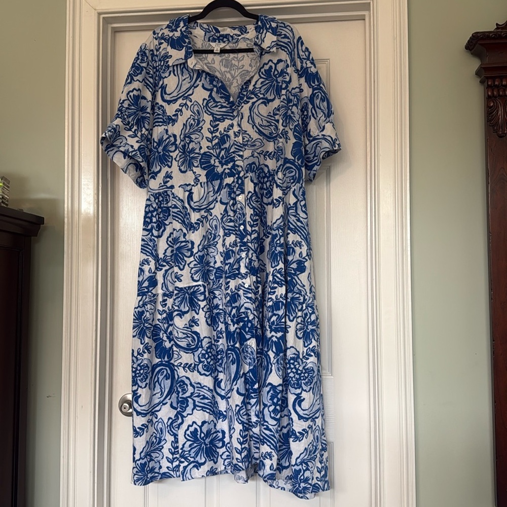 Crown And Ivy Blue &White Paisley /Floral Print Dress  Size 4X